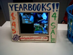 sales-picture-frame Digital frames can show off the great photos in your yearbook.